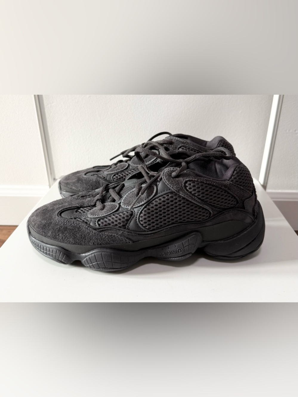 Yeezy Sneakers - Picture 4 of 6